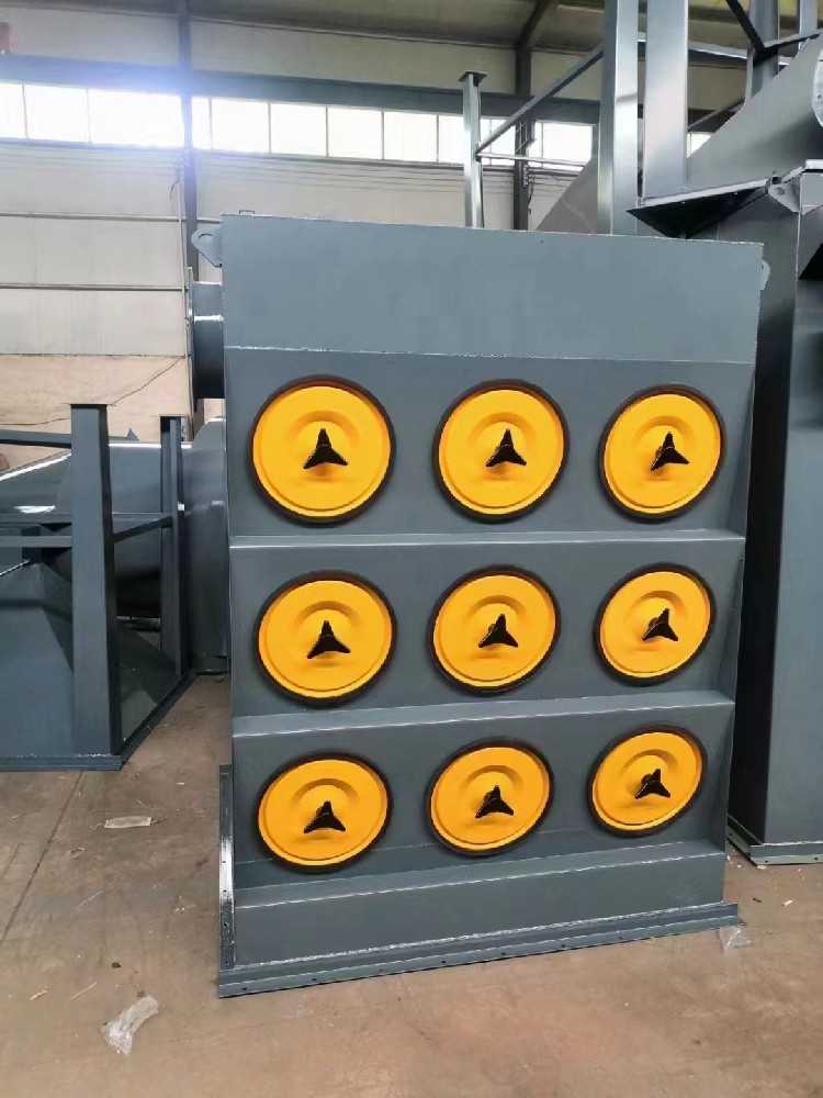 
 直銷(xiāo)濾筒除塵器車(chē)間粉塵除塵設備工業(yè)用袋式除塵器